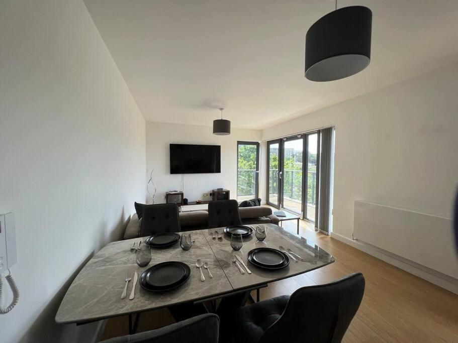 2 Bedroom Modern City Centre Bournemouth Apartment 본머스 외부 사진