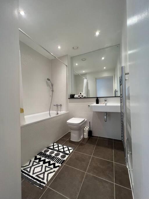 2 Bedroom Modern City Centre Bournemouth Apartment 본머스 외부 사진